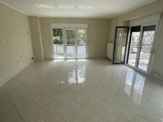 Forumland Real Estate, Σαλόνι