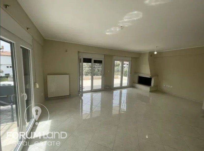 Forumland Real Estate, Σαλόνι με τζάκι