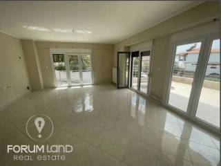 Forumland Real Estate, Σαλόνι