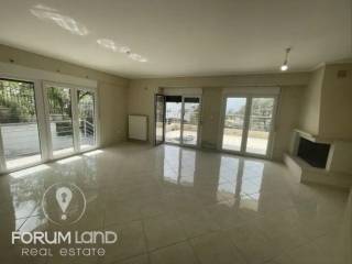 Forumland Real Estate, Σαλόνι με τζάκι