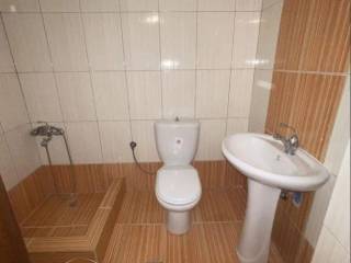 Forumland Real Estate, Μπάνιο