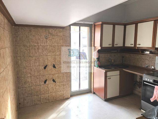 CLOSED KITCHEN - DAILY DINING AREA