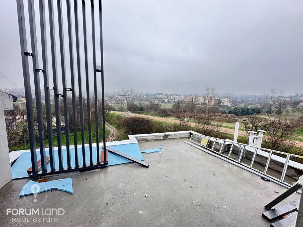 Forumland Real Estate, Βεράντες