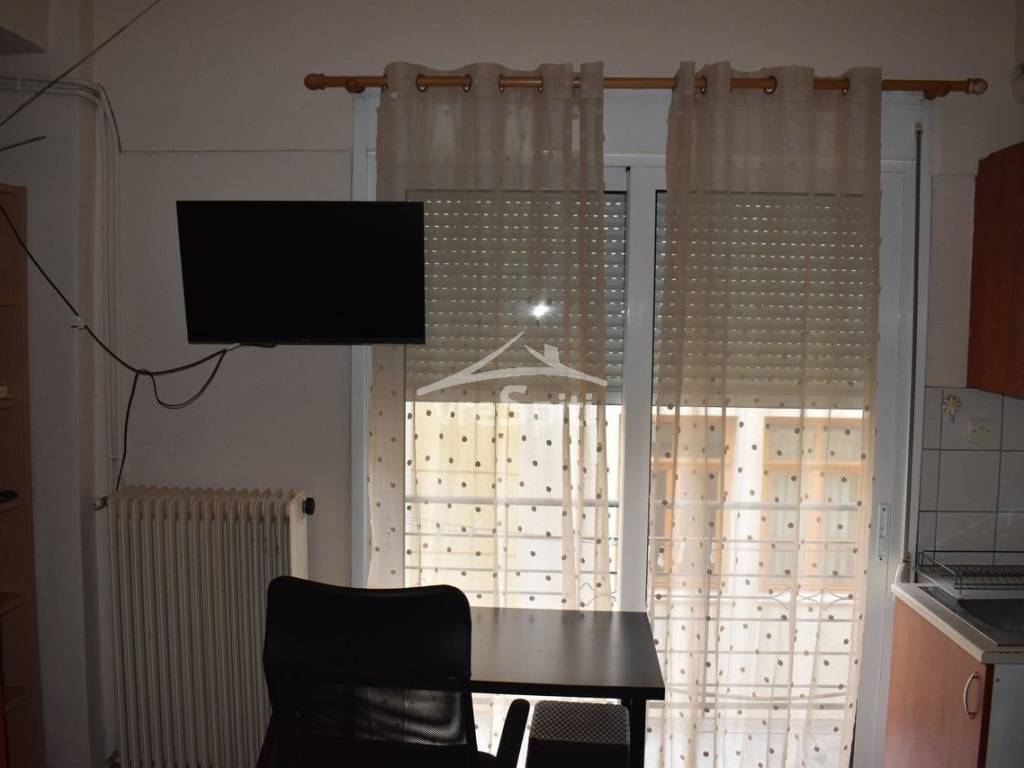 ΕΠΙΠΛΩΜΕΝΗ ΓΚΑΡΣΟΝΙΕΡΑ-ΕΝΑΣ ΧΩΡΟΣ