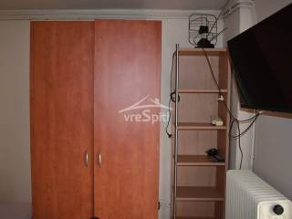 ΕΠΙΠΛΩΜΕΝΗ ΓΚΑΡΣΟΝΙΕΡΑ-ΕΝΑΣ ΧΩΡΟΣ