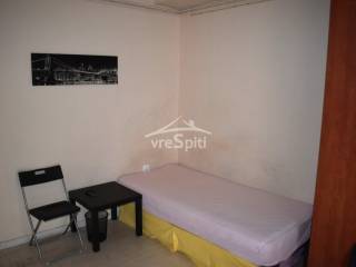 ΕΠΙΠΛΩΜΕΝΗ ΓΚΑΡΣΟΝΙΕΡΑ-ΕΝΑΣ ΧΩΡΟΣ