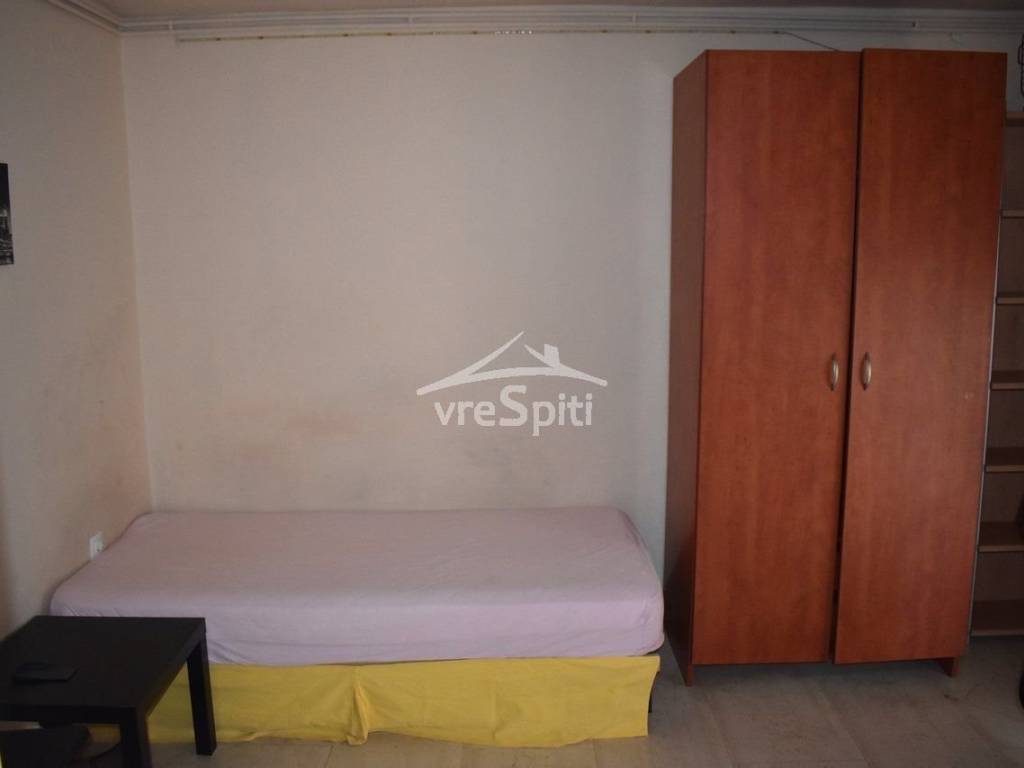 ΕΠΙΠΛΩΜΕΝΗ ΓΚΑΡΣΟΝΙΕΡΑ-ΕΝΑΣ ΧΩΡΟΣ