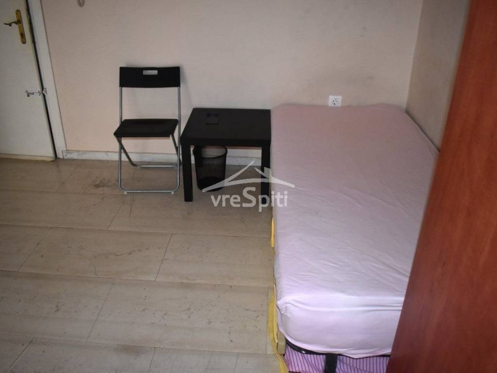 ΕΠΙΠΛΩΜΕΝΗ ΓΚΑΡΣΟΝΙΕΡΑ-ΕΝΑΣ ΧΩΡΟΣ