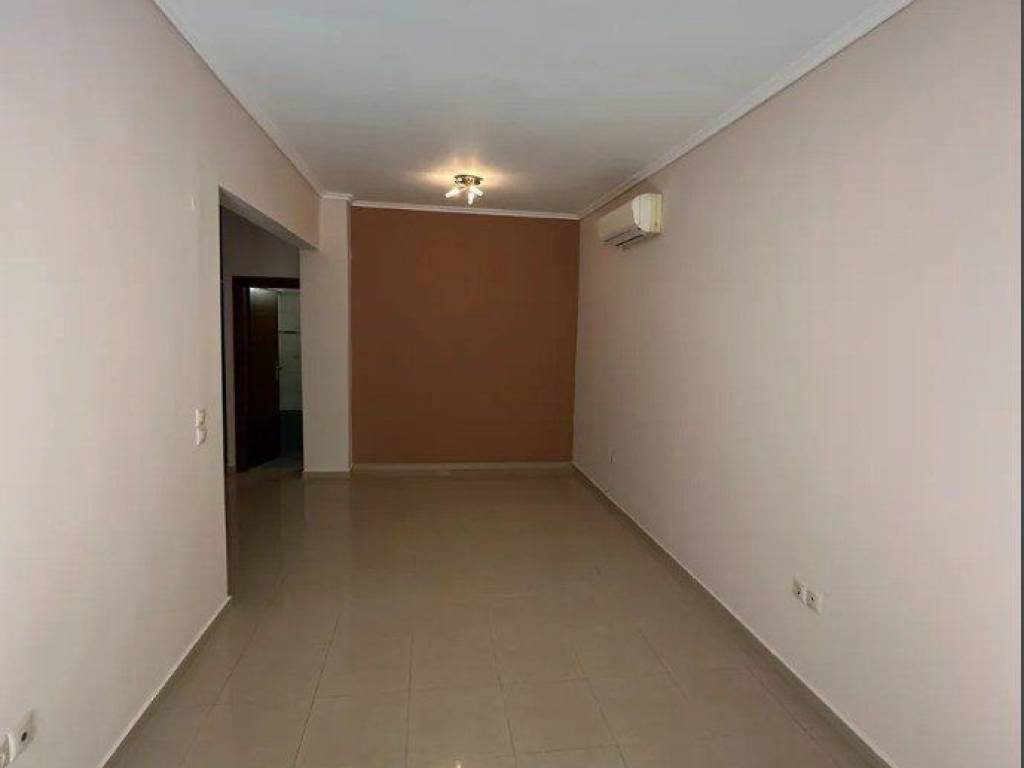 Forumland Real Estate, Σαλόνι