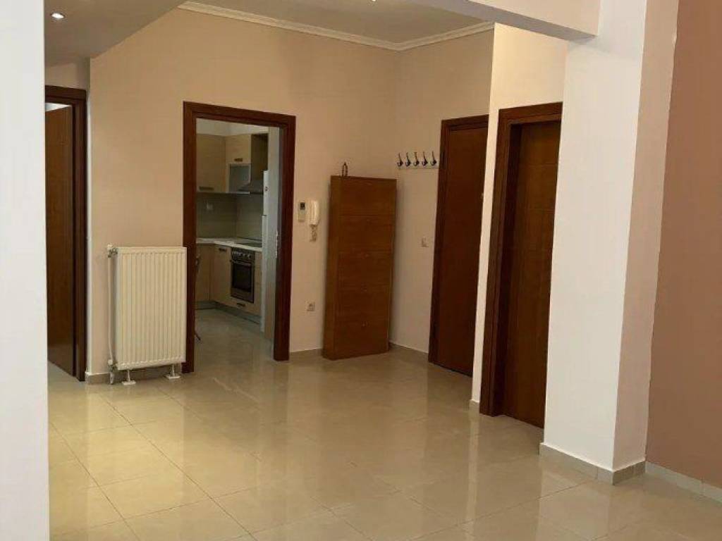 Forumland Real Estate, Σαλόνι