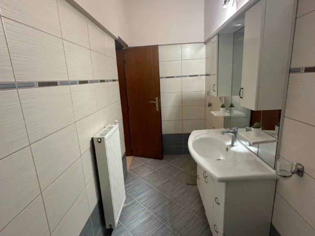 Forumland Real Estate, Μπάνιο