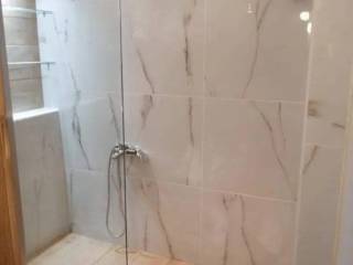 Forumland Real Estate, Μπάνιο