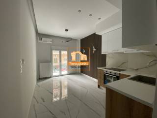 Αχειροποίητος, Στούντιο