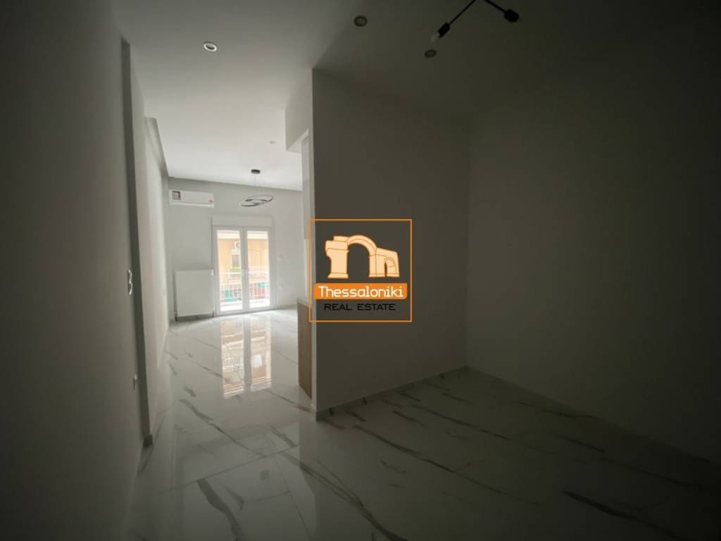 Αχειροποίητος, Στούντιο