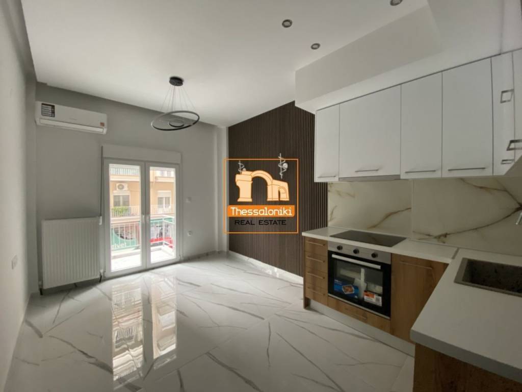 Αχειροποίητος, Στούντιο