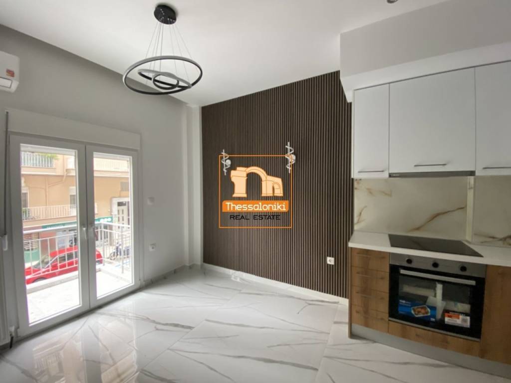 Αχειροποίητος, Στούντιο