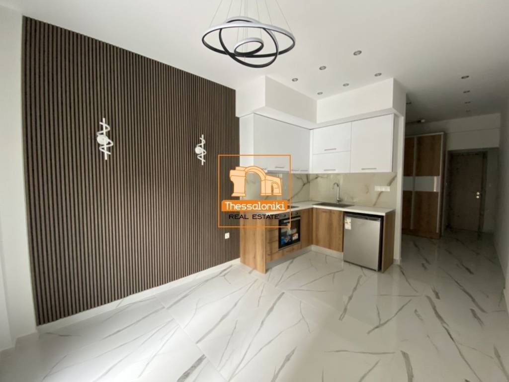 Αχειροποίητος, Στούντιο