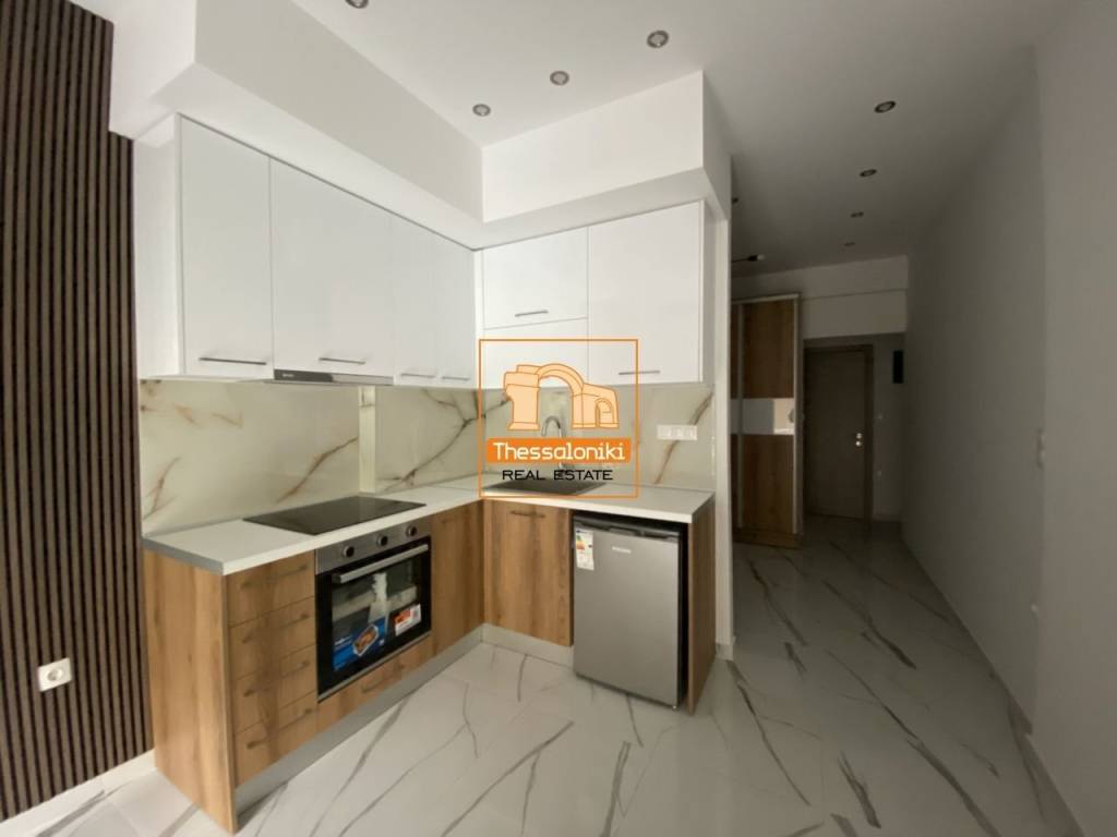 Αχειροποίητος, Στούντιο