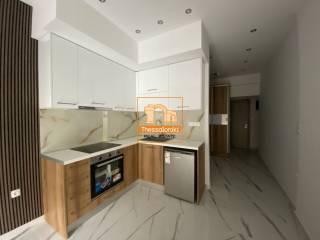 Αχειροποίητος, Στούντιο