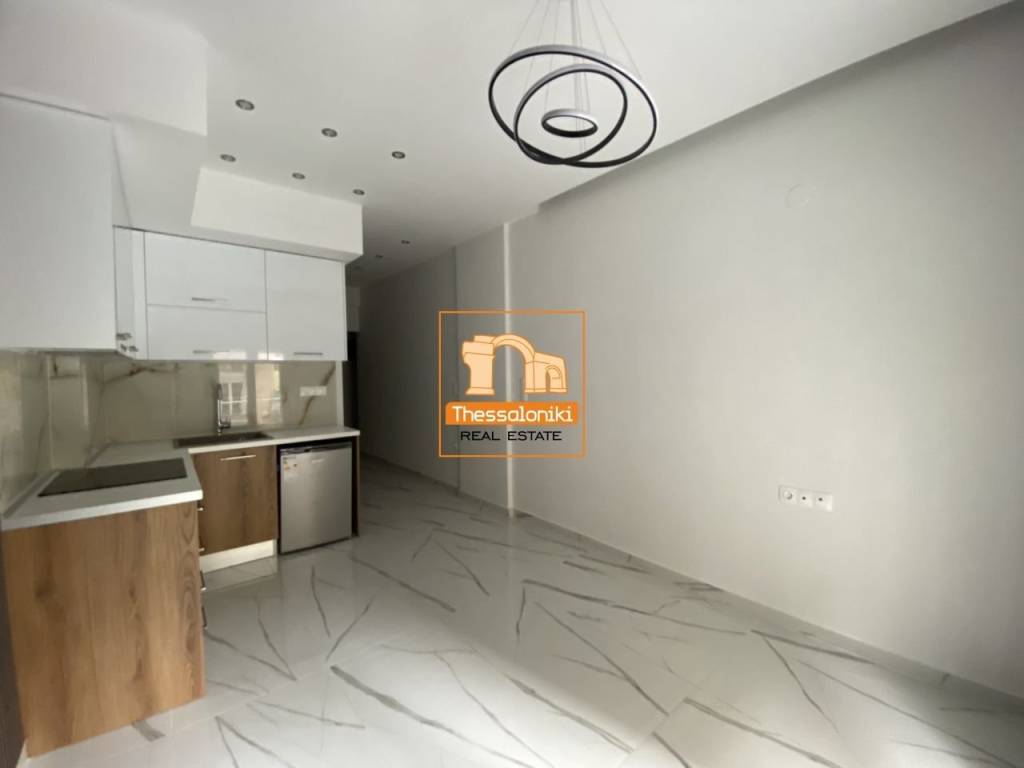 Αχειροποίητος, Στούντιο