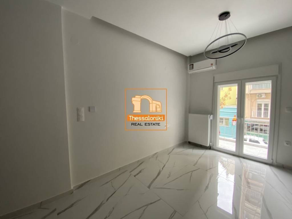 Αχειροποίητος, Στούντιο