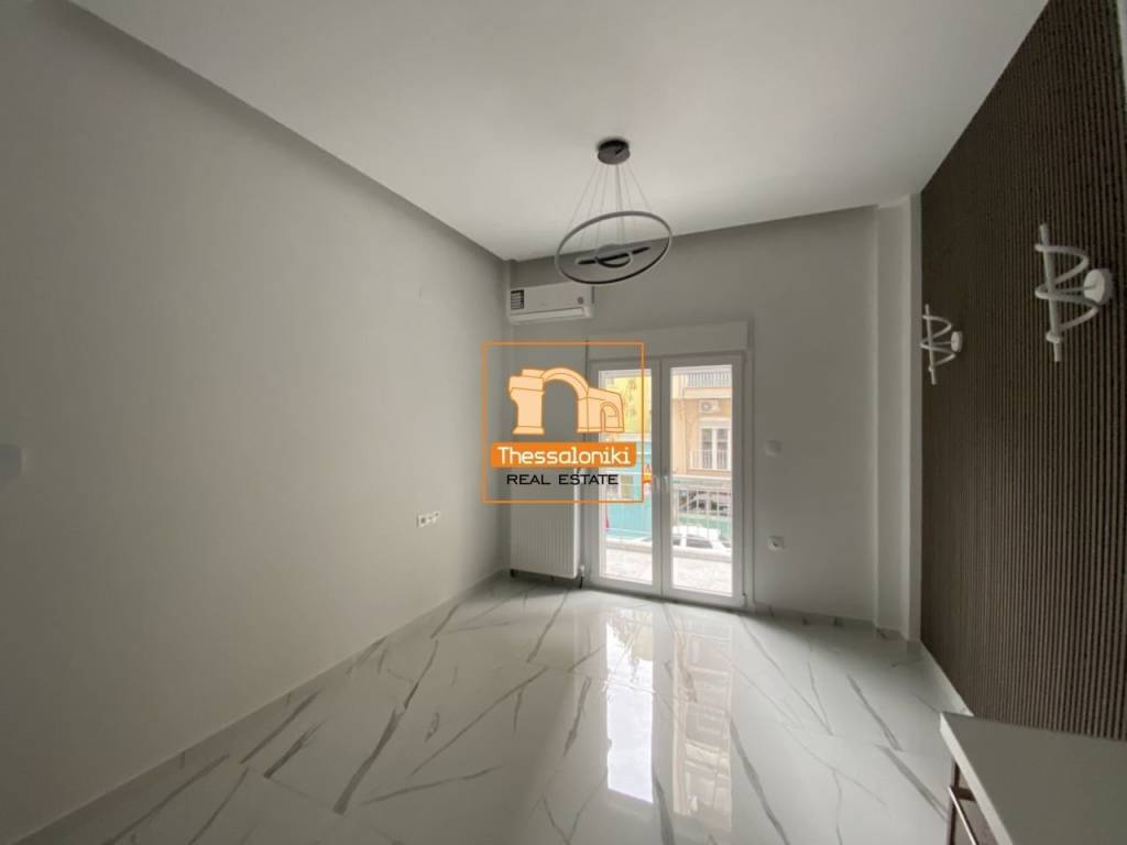 Αχειροποίητος, Στούντιο