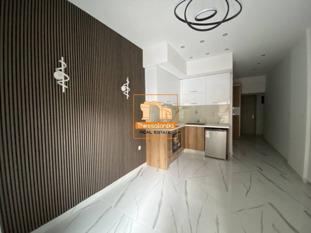 Αχειροποίητος, Στούντιο