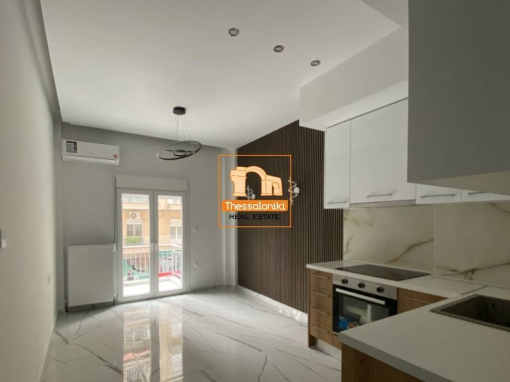 Αχειροποίητος, Στούντιο