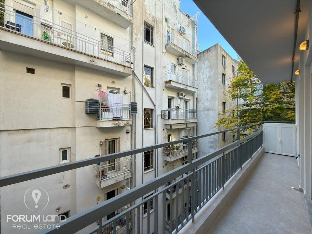 Forumland Real Estate, Βεράντες