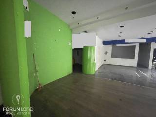 Forumland Real Estate, Κατάστημα