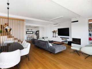 Forumland Real Estate, Saloni me tzaki