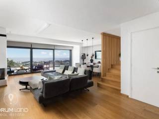 Forumland Real Estate, Saloni me tzaki