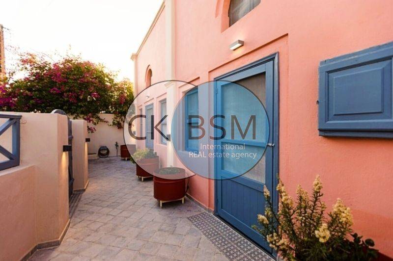 Άποψη αυλής - εξωτερικών χώρων / Yard and outdoor view