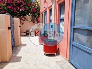 Αυλή κτιρίου / Building yard view