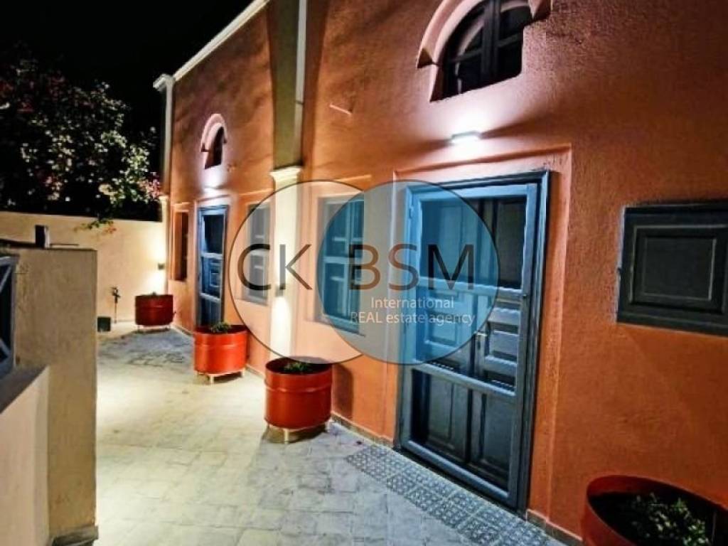 Άποψη αυλής - εξωτερικών χώρων / Yard and outdoor view