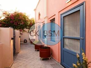 Άποψη αυλής - εξωτερικών χώρων / Yard and outdoor view