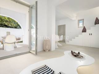 Σαλοκουζίνα με τραπεζαρία