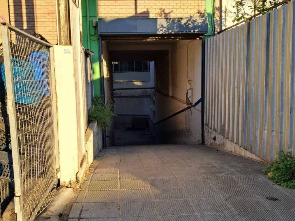 άποψη εισόδου υπογείου