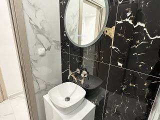 Forumland Real Estate, Μπάνιο