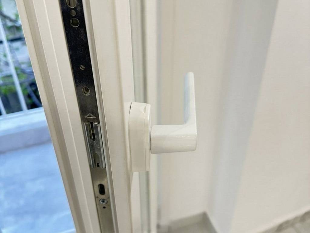 Forumland Real Estate, Κουφώματα