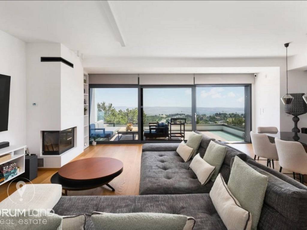 Forumland Real Estate, Σαλόνι με τζάκι