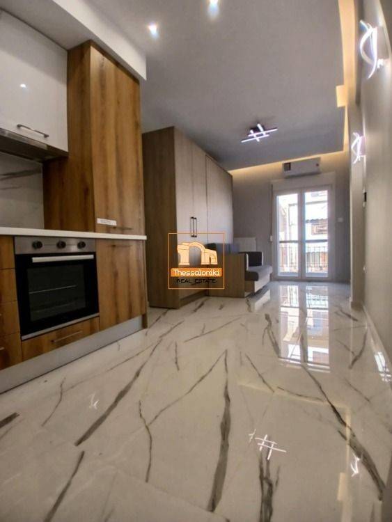 Μπότσαρη, Στούντιο, 32 τ.μ.