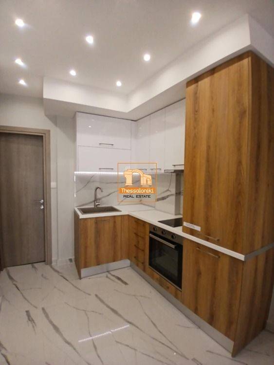 Μπότσαρη, Στούντιο, 32 τ.μ.