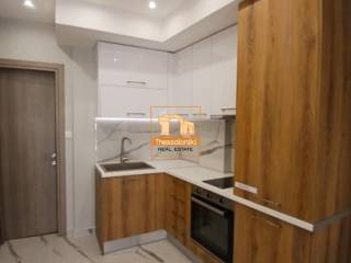 Μπότσαρη, Στούντιο, 32 τ.μ.