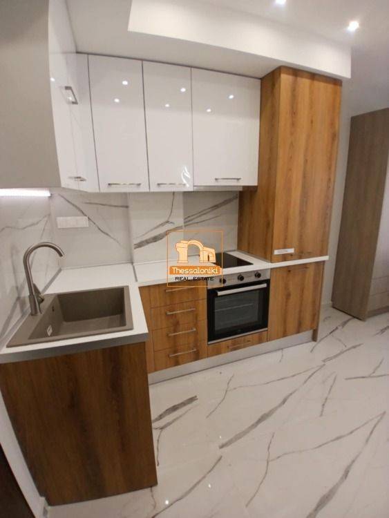 Μπότσαρη, Στούντιο, 32 τ.μ.