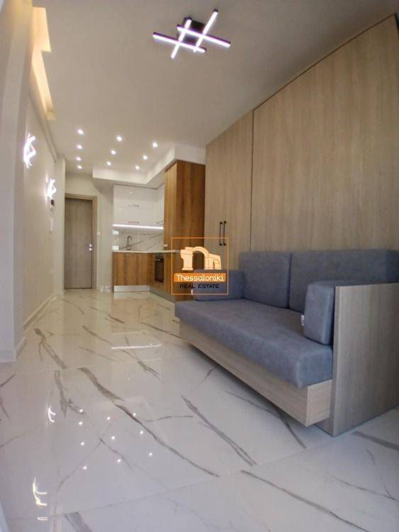 Μπότσαρη, Στούντιο, 32 τ.μ.