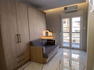 Μπότσαρη, Στούντιο, 32 τ.μ.