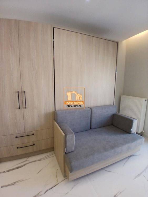 Μπότσαρη, Στούντιο, 32 τ.μ.