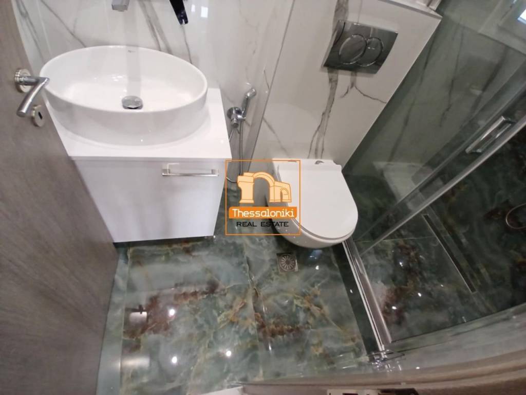 Μπότσαρη, Στούντιο, 32 τ.μ.