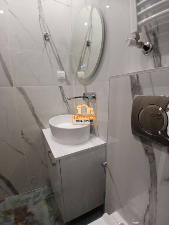 Μπότσαρη, Στούντιο, 32 τ.μ.